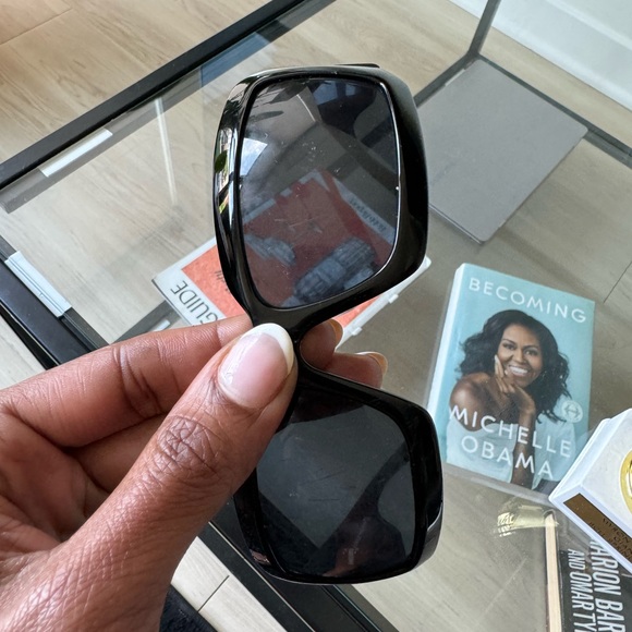 Authentic Chanel Sunglasses Pearlized CC - Picture 8 of 9